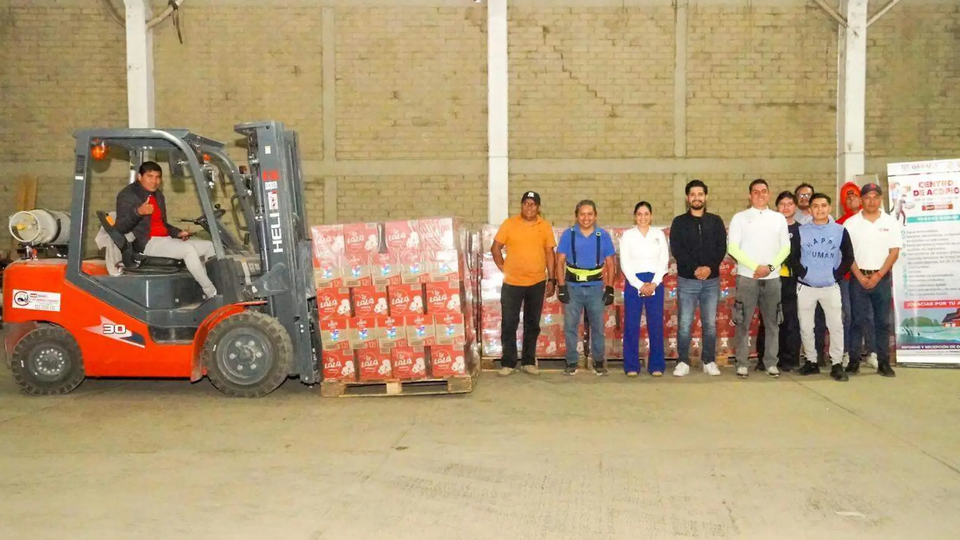 Fundación Lala entrega 50 mil litros de leche a familias damnificadas por el huracán John